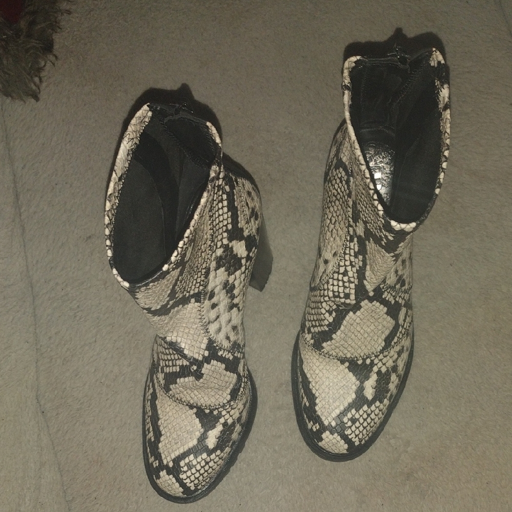 Vince Camuto Black and Cream Heeled Boots with Snakeskin Print. NWOT